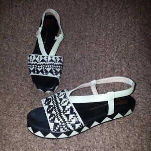 HOUSE OF HARLOW 1960-Braided Pattern Leather Wedge-Pale Green/Black-Sz 36-EUC